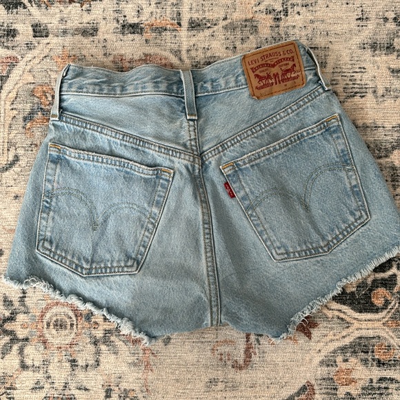 Levi's Pants - Levi’s high waist shorts